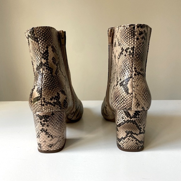 LIKE NEW Textured Leather Booties - Picture 3 of 5